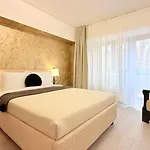 Spacious 2br Steps From The Palace Of Parliament - Walk Everywhere شقة *