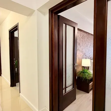 Spacious 2br Steps From The Palace Of Parliament - Walk Everywhere *