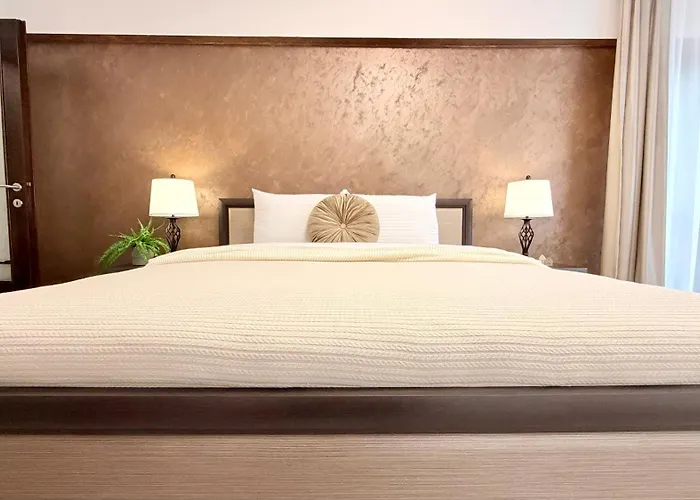 Spacious 2br Steps From The Palace Of Parliament - Walk Everywhere * ブカレスト