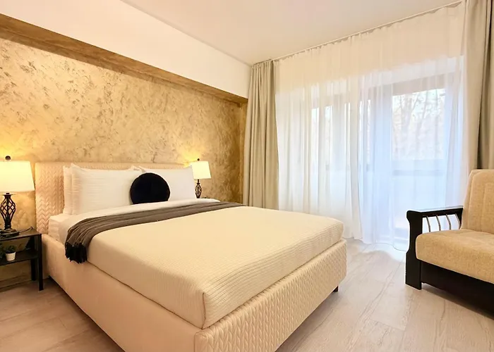 Spacious 2br Steps From The Palace Of Parliament - Walk Everywhere アパート *