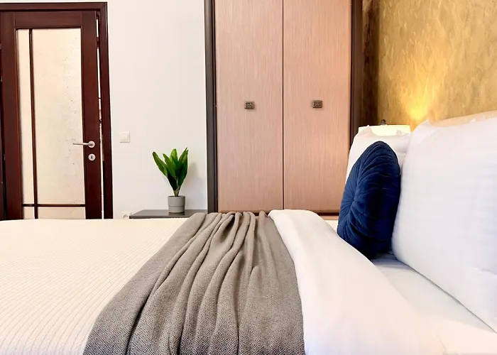 Spacious 2br Steps From The Palace Of Parliament - Walk Everywhere アパート ブカレスト