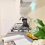 Spacious 2br Steps From The Palace Of Parliament - Walk Everywhere Apartamento