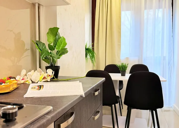 Spacious 2br Steps From The Palace Of Parliament - Walk Everywhere * Bucureşti