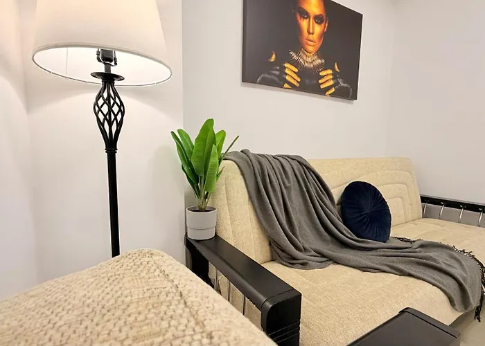 Spacious 2br Steps From The Palace Of Parliament - Walk Everywhere Apartament *
